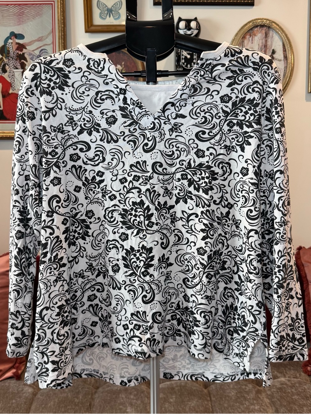 White Stag Black & White Paisley Layered V-Neck Long Sleeve Top